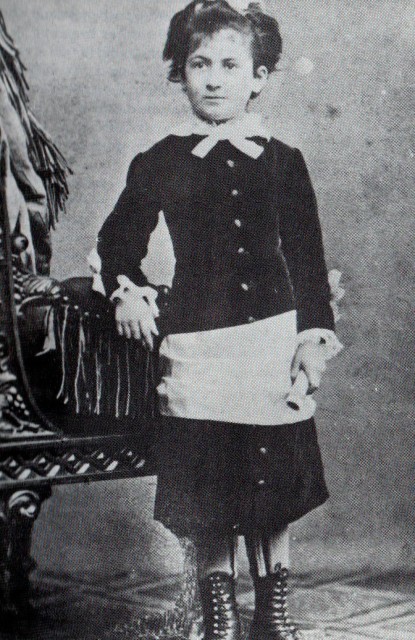 Maria_Montessori_(um_1880)